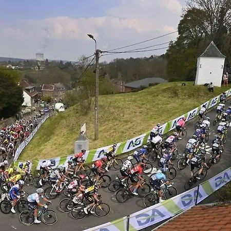 Au Pied Du Апартаменты *