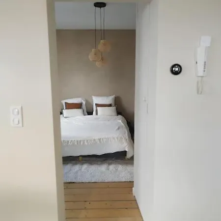 Апартаменты Au Pied Du Юи